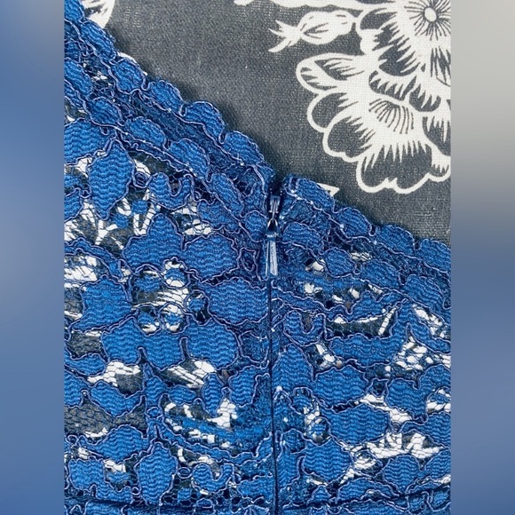 David's Bridal navy/Marine long one shoulder lace bridesmaid dress size 8 - Picture 9 of 13